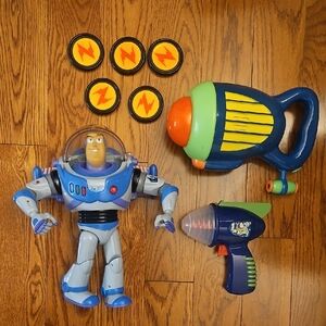 Toy Story Buzz Lightyear Action Figure and Blaster Set - Pre-owned